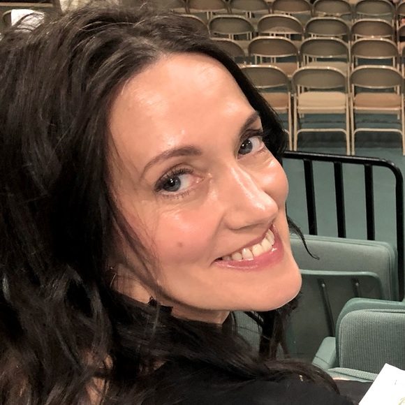 Welcome to my closet! Thanks for stopping by! All offers are welcome!! - Picture 1 of 1